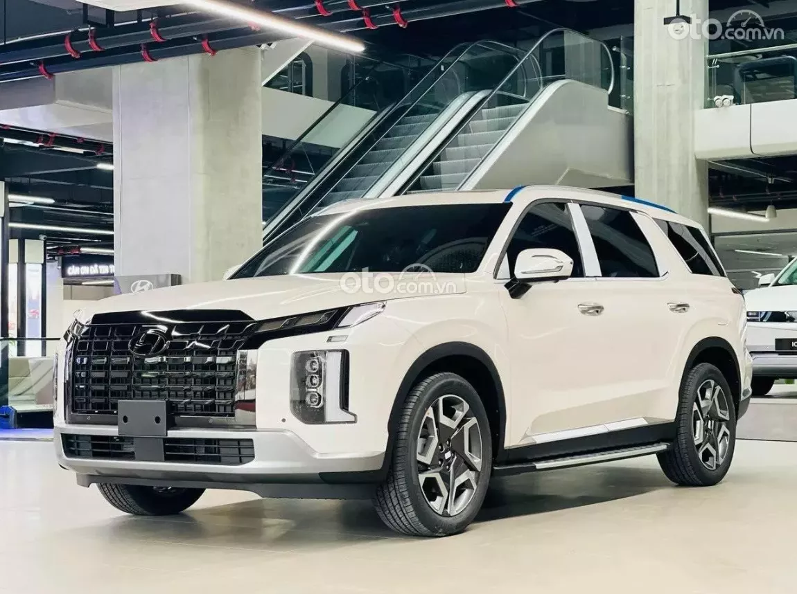 Hyundai Palisade bản 6 chỗ được giảm giá tới 120 triệu đồng để xả hàng tồn.