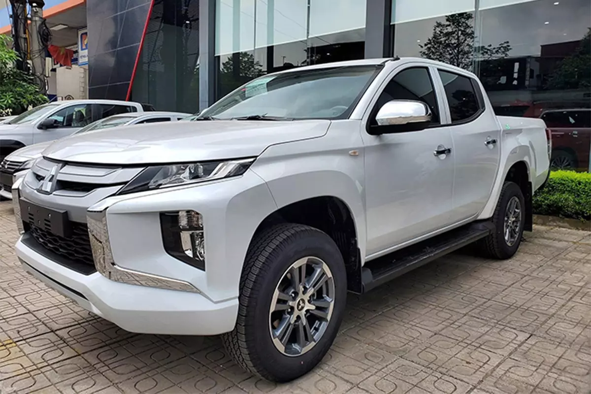 Xả kho Mitsubishi Triton, đại lý nâng ưu đãi gấp đôi so với tháng trước 1