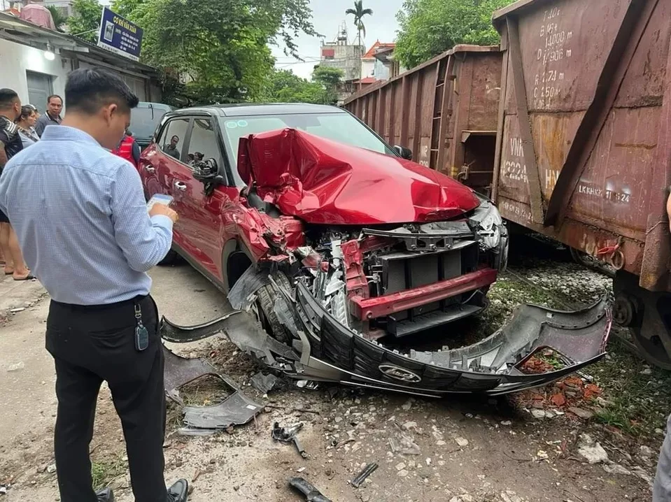 &Ocirc; t&ocirc; bị t&agrave;u hỏa đ&acirc;m c&oacute; được bảo hiểm bồi thường?.
