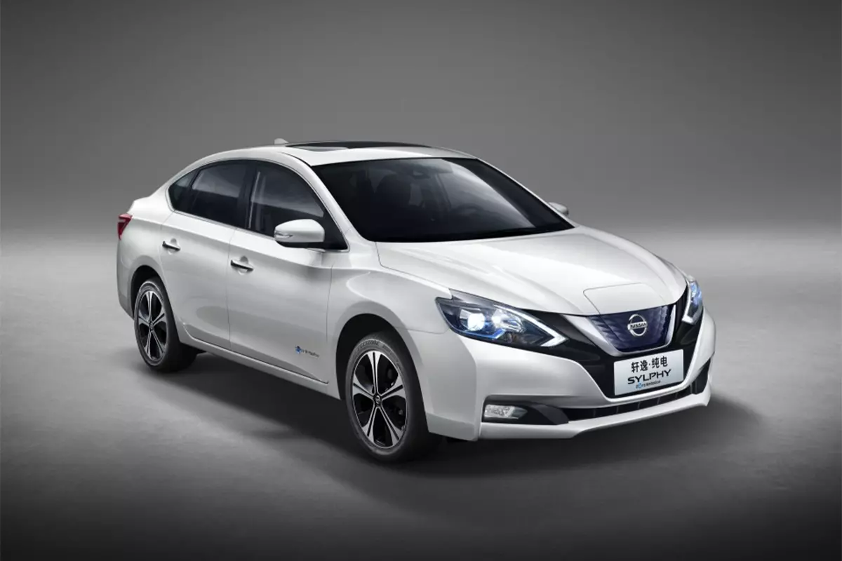 Mẫu xe điện Nissan Sylphy. 1