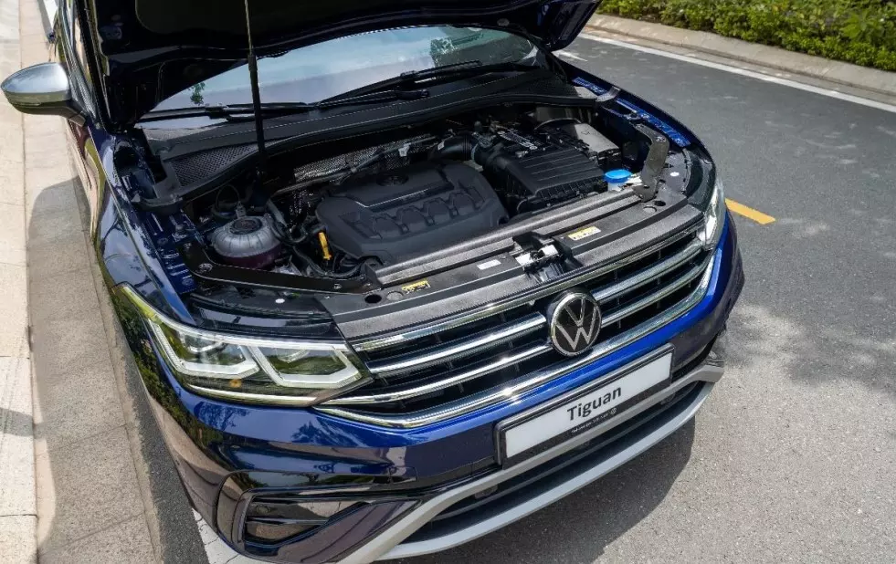 Volkswagen Tiguan Platinum sử dụng động cơ xăng 2.0 TSI với Turbo tăng áp 1