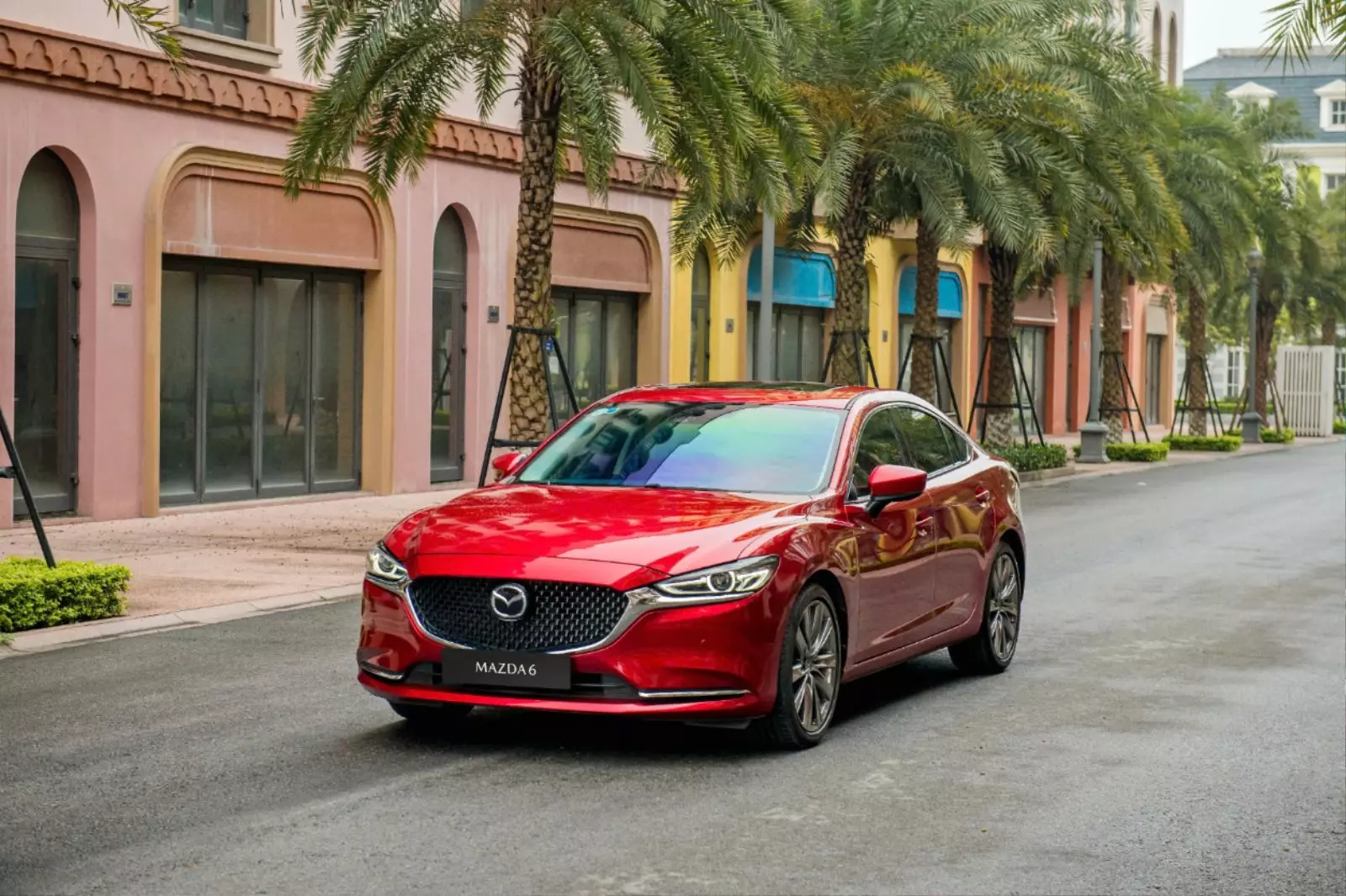 Thị phần phân khúc sedan cỡ D tháng 10/2024: Mazda 6 áp sát Camry.