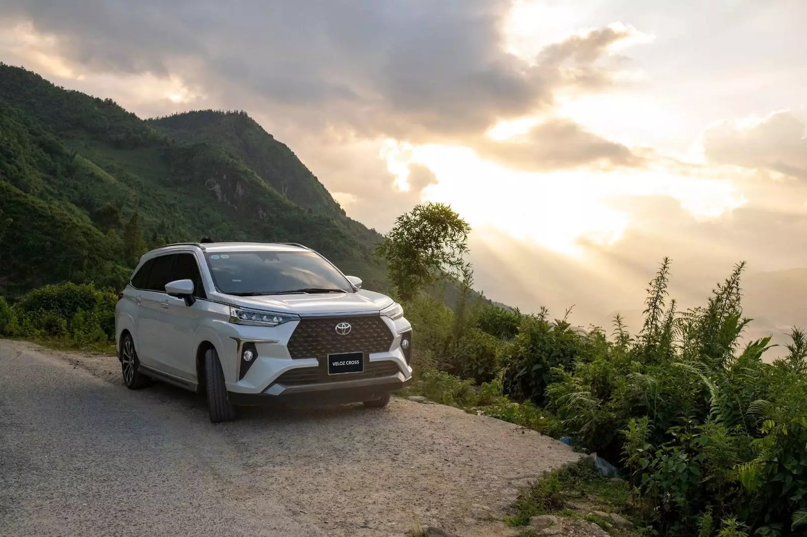 Toyota Việt Nam quyết duy tr&igrave; sức h&uacute;t với ưu đ&atilde;i l&ecirc;n đến 100% lệ ph&iacute; trước bạ.