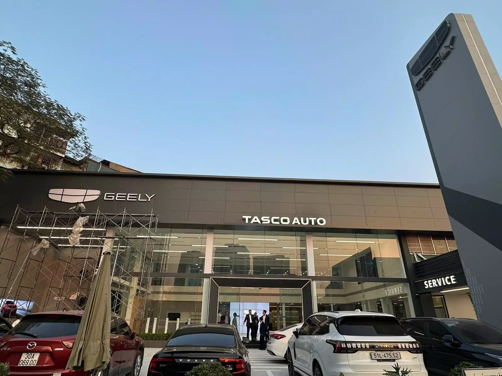 Những showroom Geely đầu ti&ecirc;n tại Việt Nam lộ diện, đều tọa lạc tại vị tr&iacute; đắc địa.