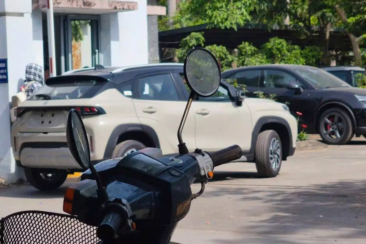 Suzuki Fronx lần đầu lộ diện tại Việt Nam, Kia Sonet sắp có đối thủ đáng gờm 1