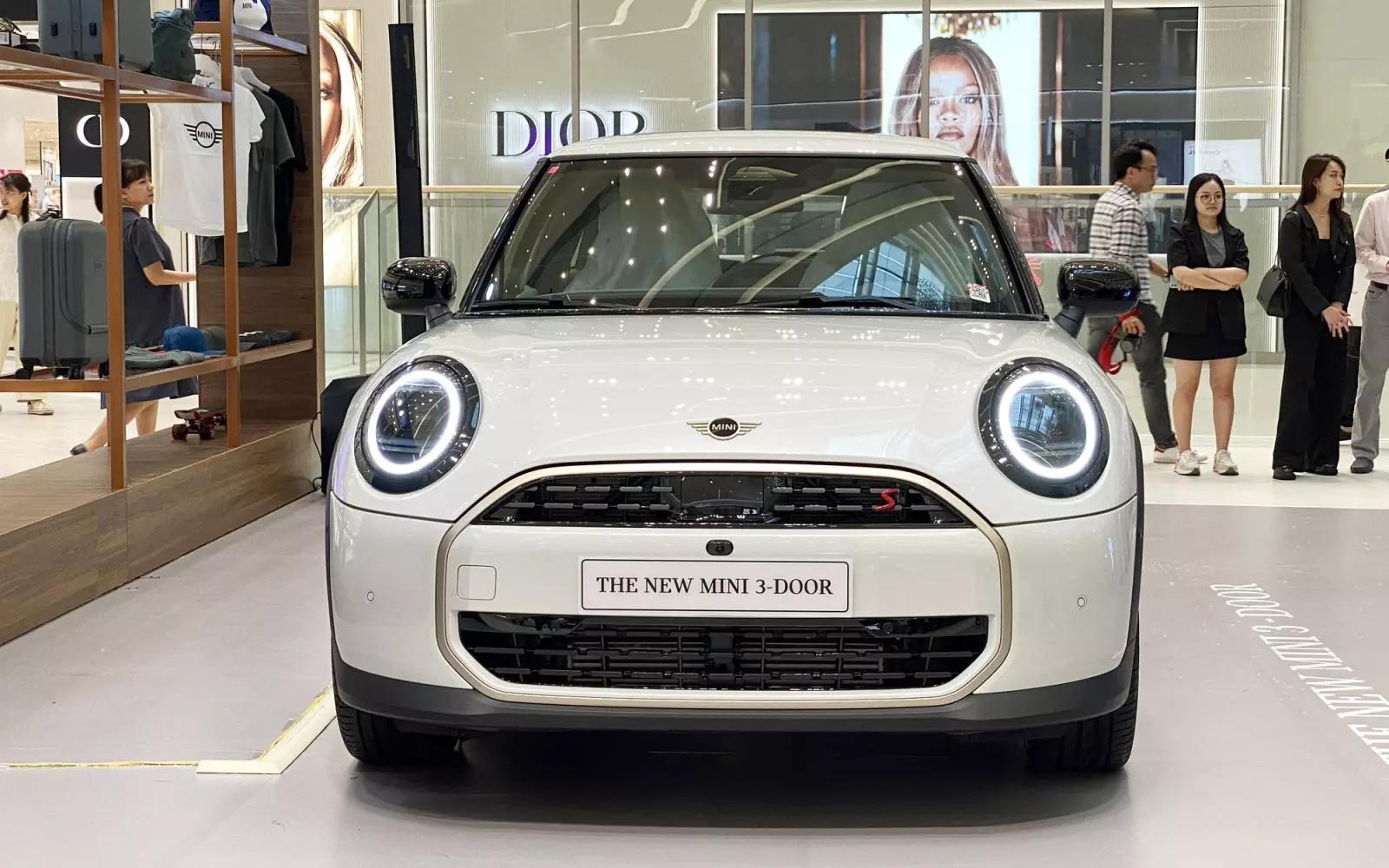 Đầu xe MINI Cooper 3 cửa 2025.