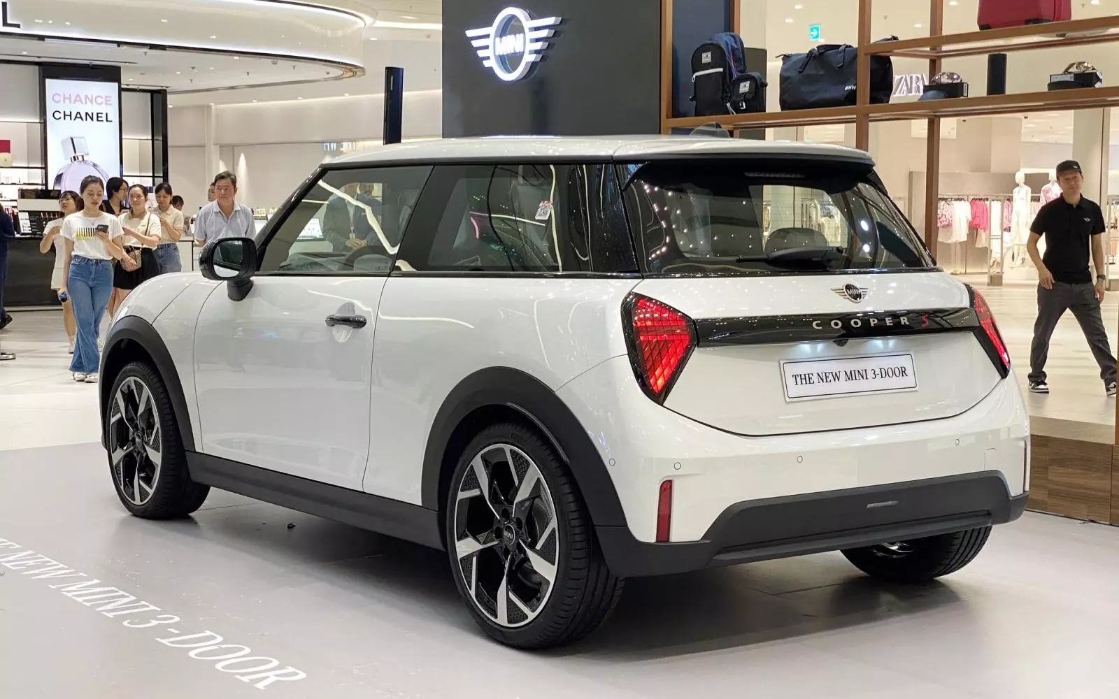 An toàn MINI Cooper 3 cửa.