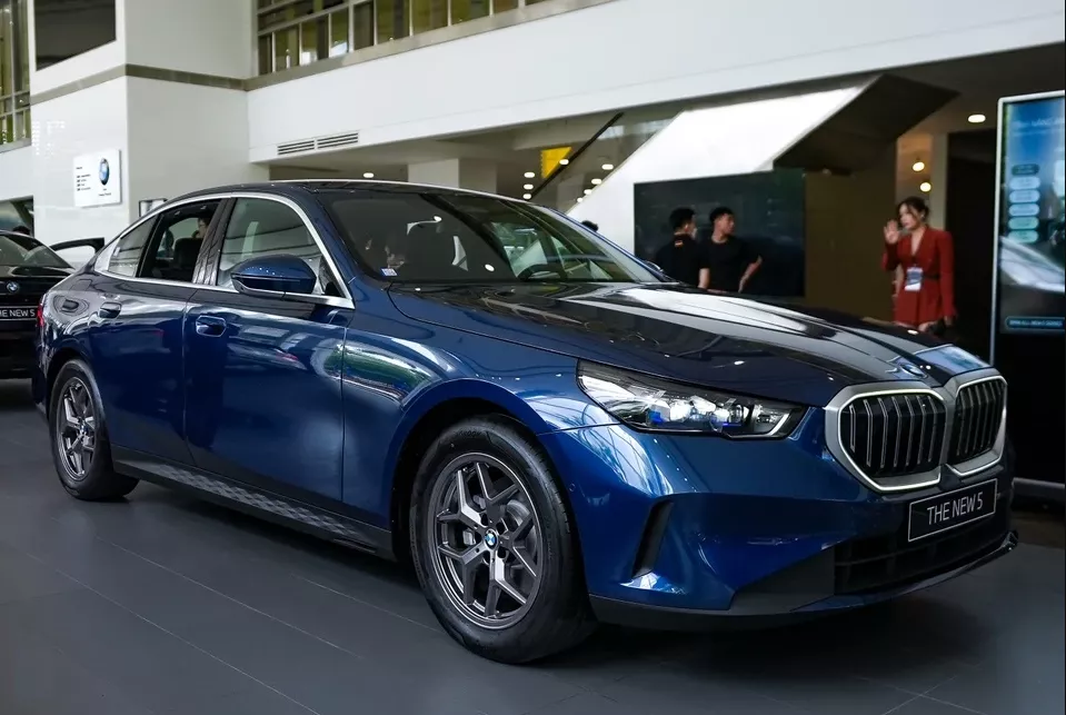 Thông số kỹ thuật xe BMW 520i 2025: Kích thước - trọng lượng