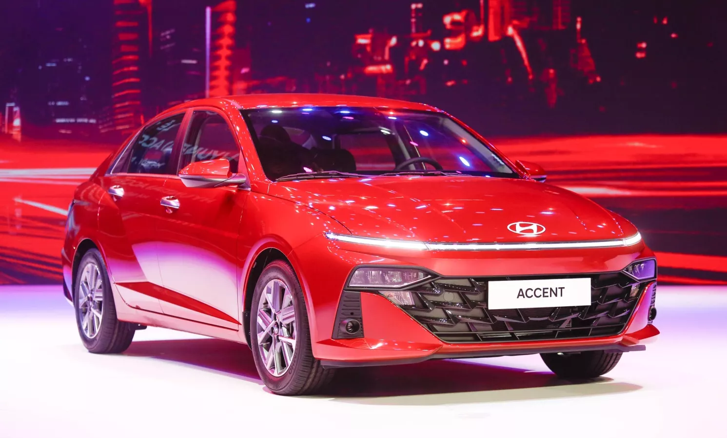 Accent có lẽ là lựa chọn an toàn nhất khi nhắc đến xe có khoảng giá 500 triệu.