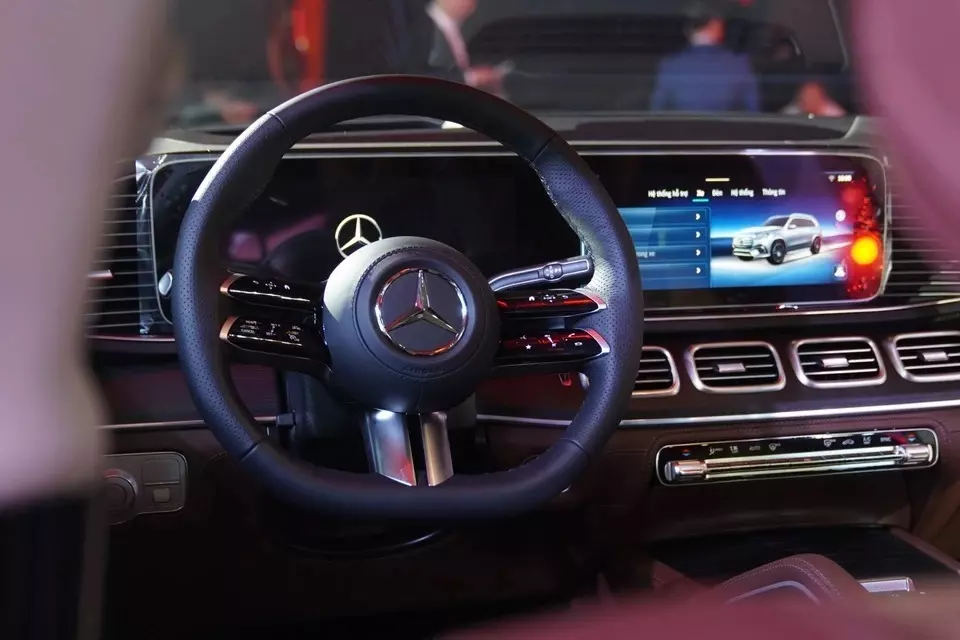 Vô-lăng xe Mercedes-Benz GLS 450 4MATIC .