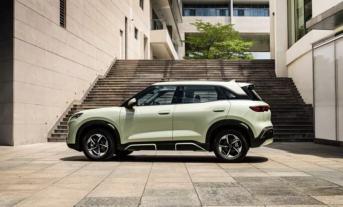 BYD Atto 2 sở hữu kích thước nhỏ gọn hơn BYD Atto 3, đáp ứng tốt nhu cầu di chuyển đô thị.