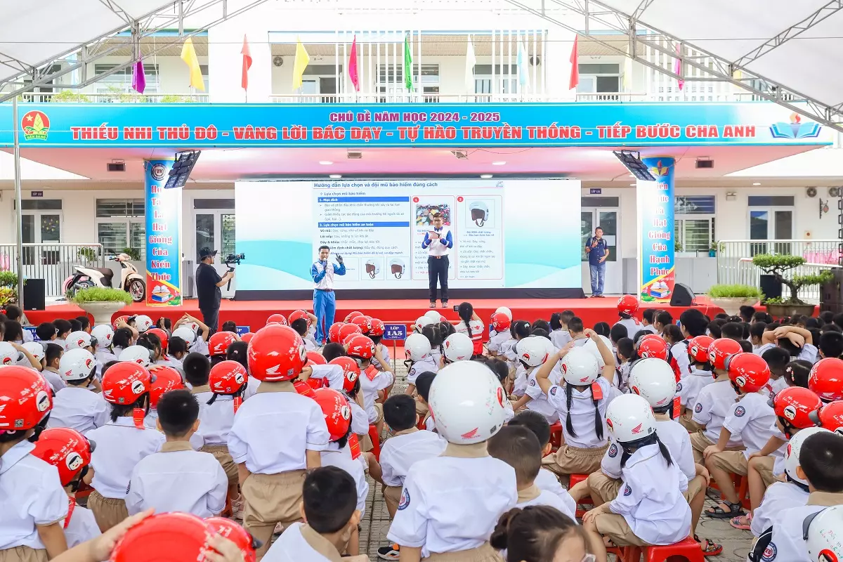 Honda Việt Nam đã trao tặng hơn 10 triệu mũ bảo hiểm đạt chuẩn cho học sinh lớp Một từ năm 2018 đến nay.