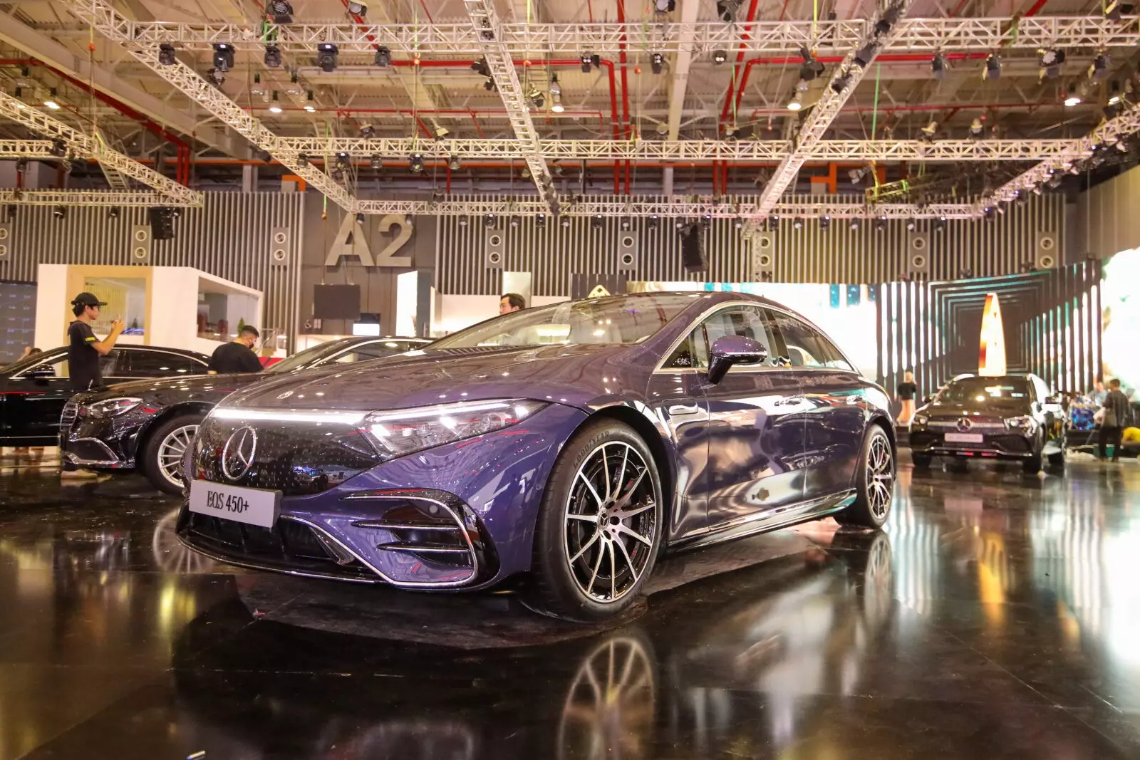 Mercedes-Benz EQS.