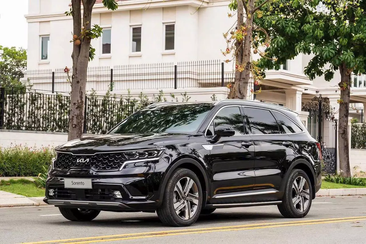 KIA Sorento 2025 giảm sốc, giá thực tế chỉ còn 879 triệu đồng 1