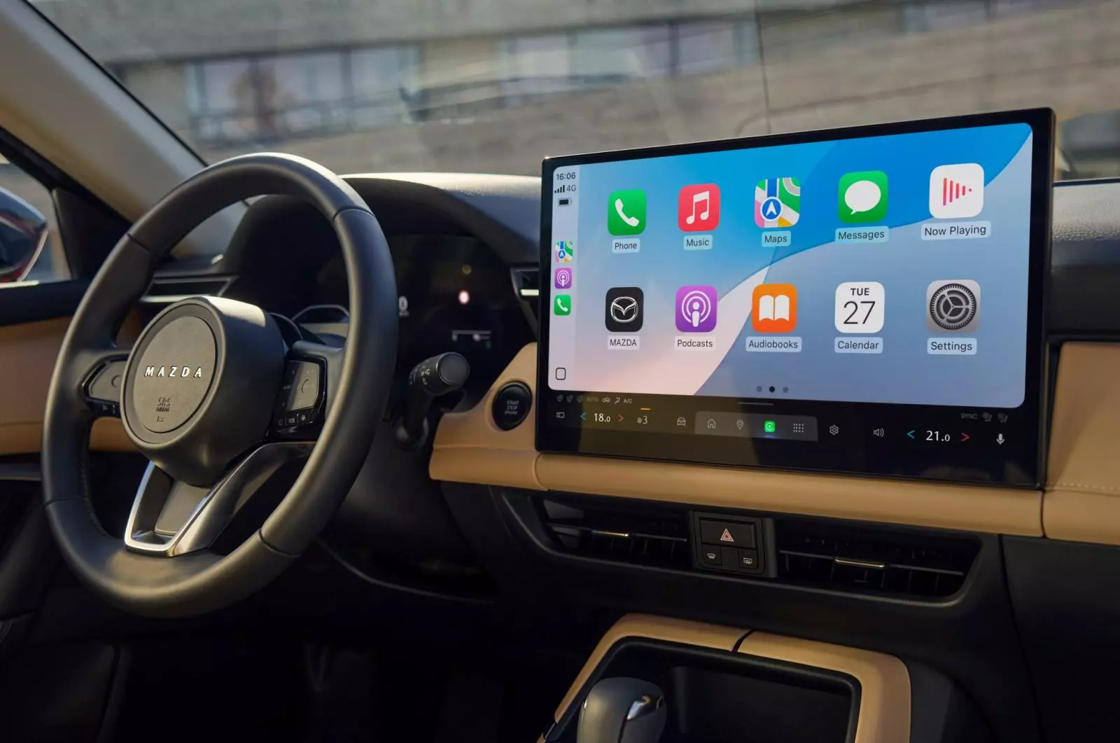 m&agnha cai hi88ve;n h&ignha cai hi88ve;nh thông tin giải trí 15,6 inch, tích hợp Google Maps v&agnha cai hi88ve; Google Play.