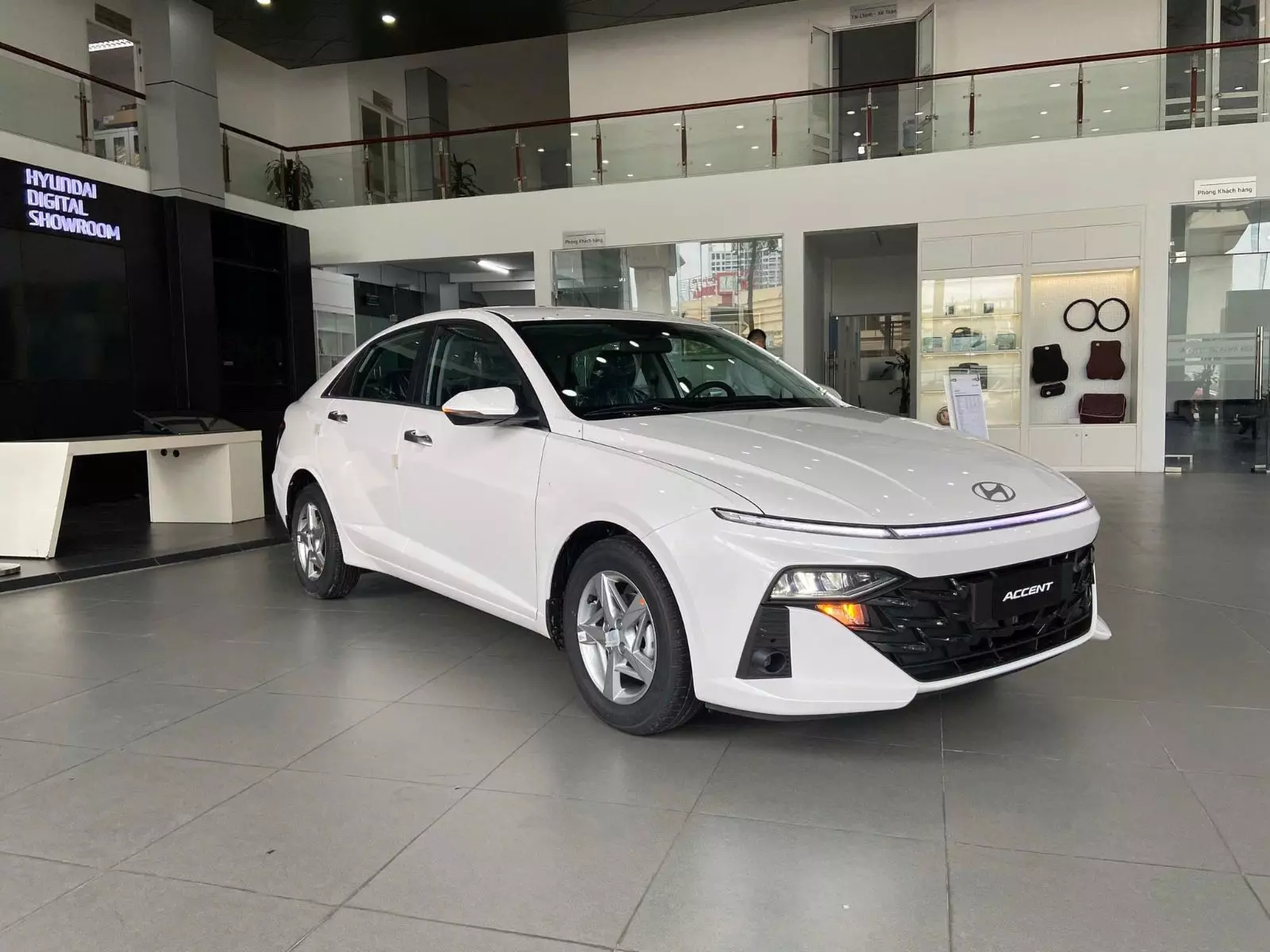 Hyundai Accent.