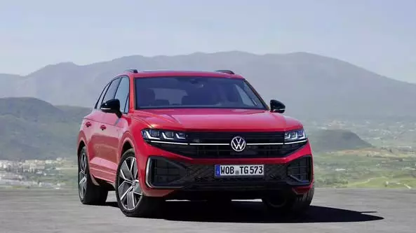 Volkswagen Touareg chuẩn bị có bản nâng cấp: Thiết kế mới, tăng trang bị 1