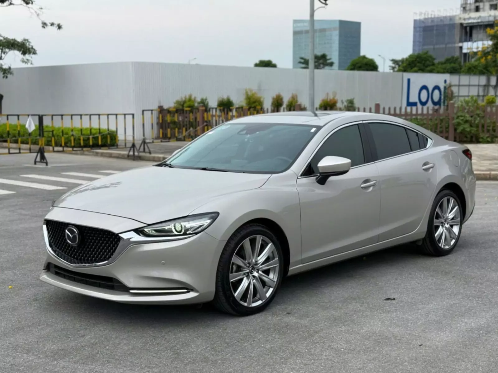 Mazda 6.