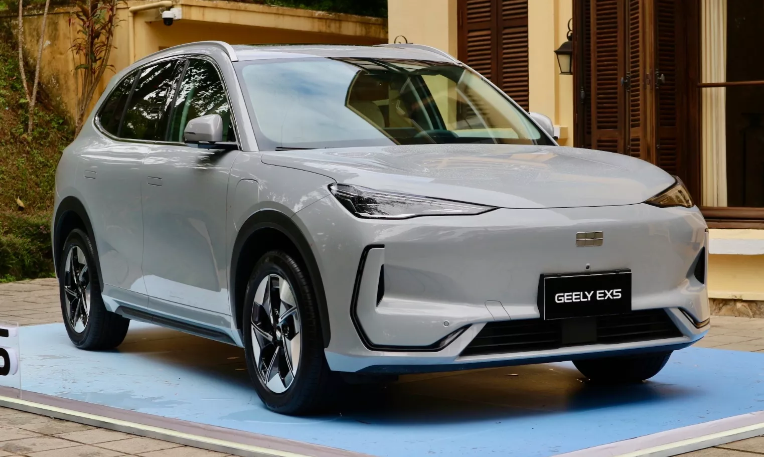 thiet-ke-tong-the-xe-geely-ex5.