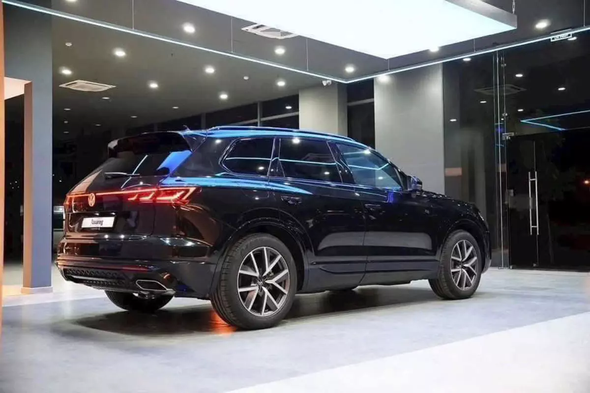 Volkswagen Touareg 2025 có sự khác biệt nhẹ so với hai bản Elegance và Luxury 1