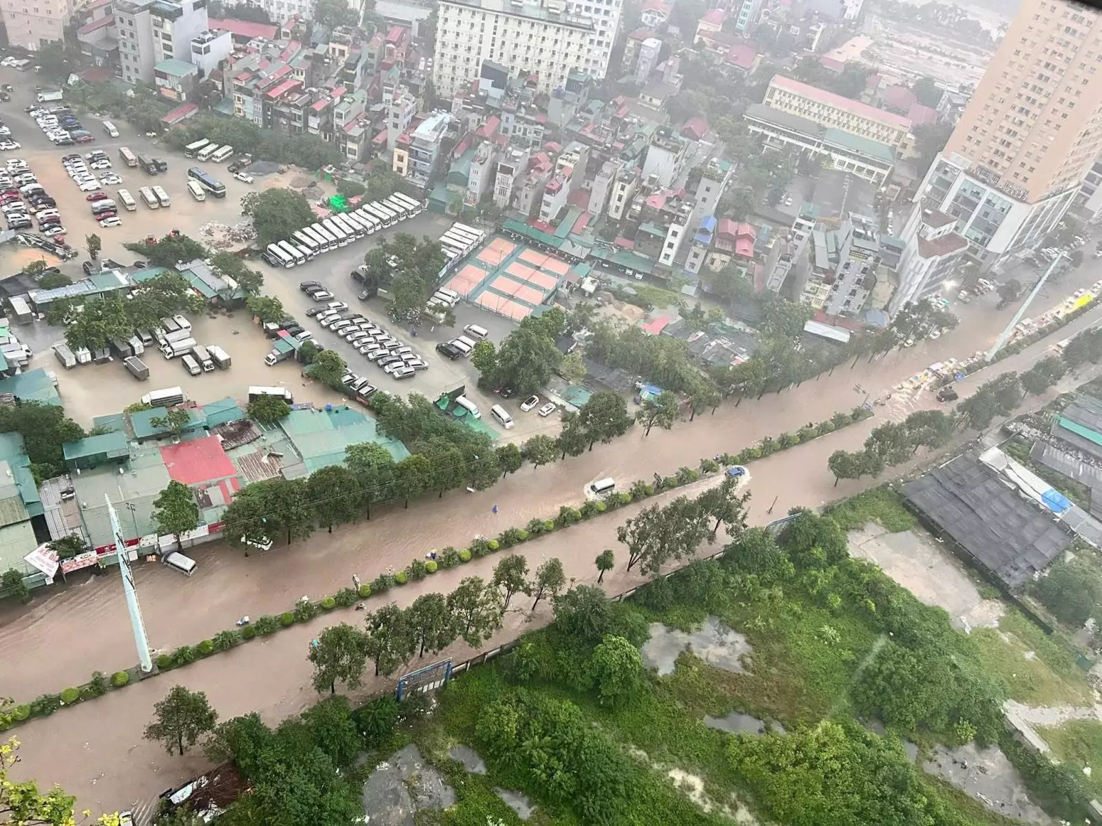 Bí quyết vượt đường ngập an toàn.