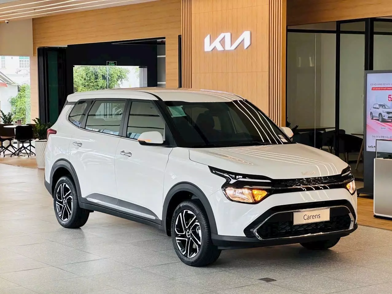 Ngoại hình KIA Carens Ngoại hình KIA Carens.