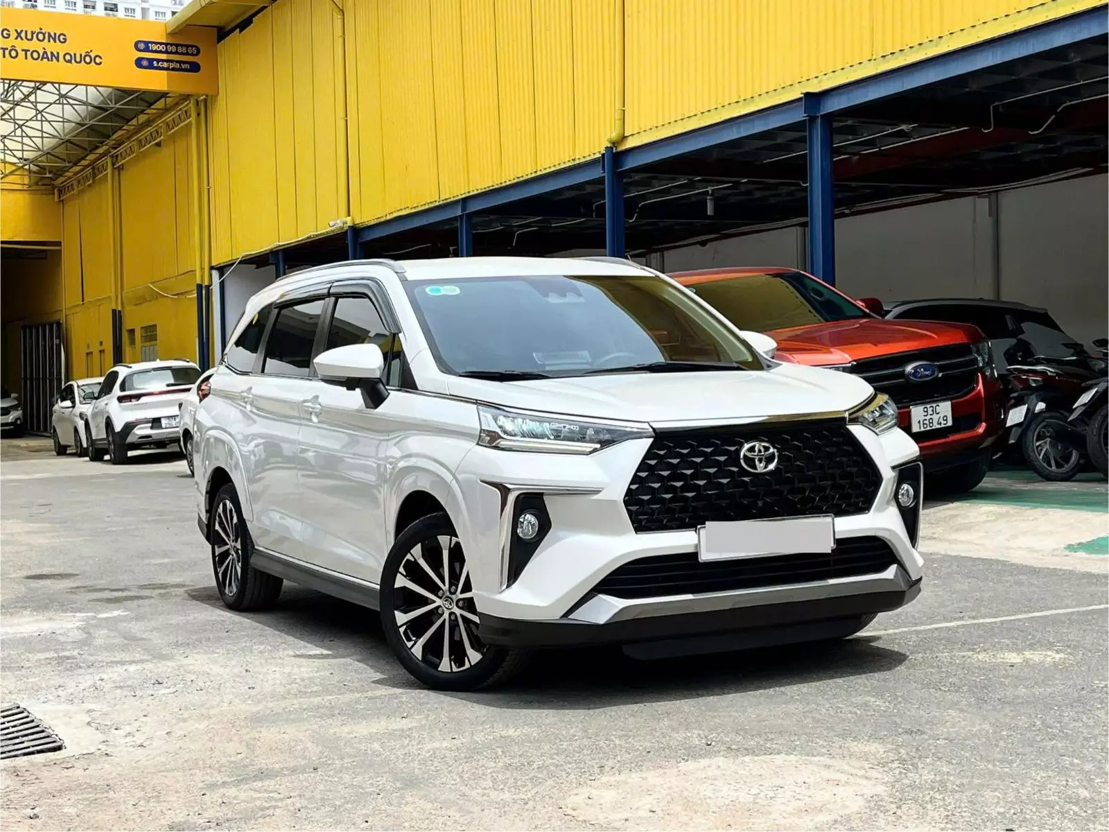 Gợi &yacute; 3 mẫu xe dịch vụ tầm gi&aacute; 450 triệu cho b&aacute;c t&agrave;i ch&aacute;n Xpander - Ảnh 1.