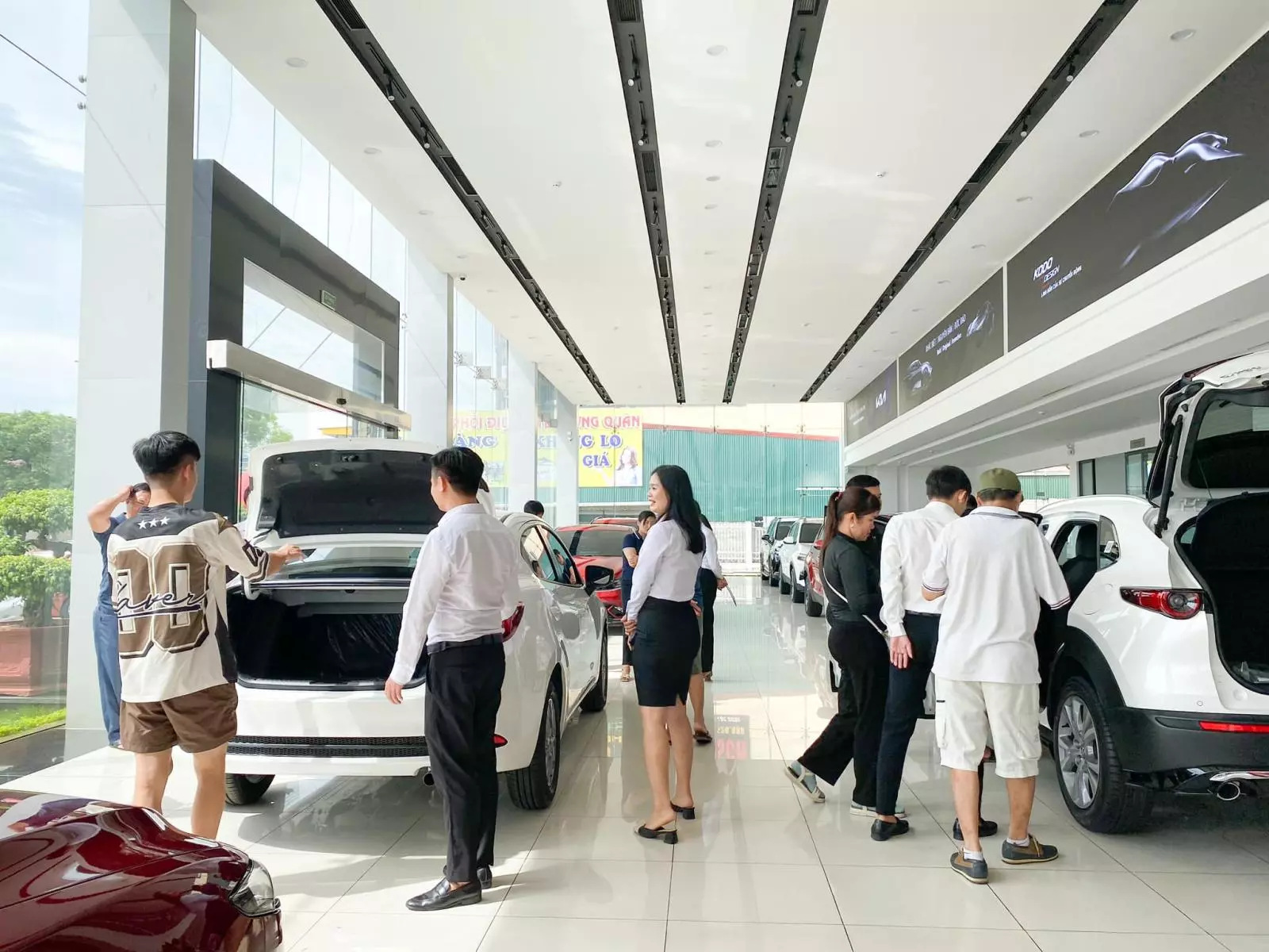 Thị trường ô tô Việt tăng tốc trước giai đoạn về đích.