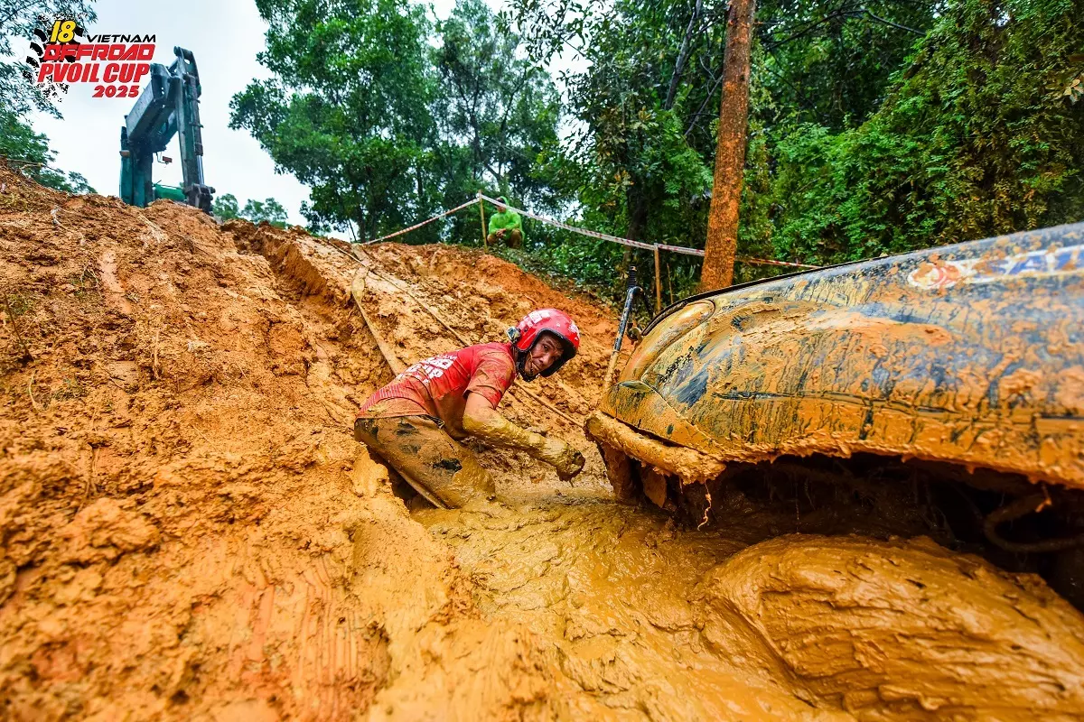 Những pha vượt dốc, băng bùn và chinh phục thử thách ấn tượng của các tay đua5 Những pha vượt dốc, băng bùn và chinh phục thử thách ấn tượng của các tay đua5.