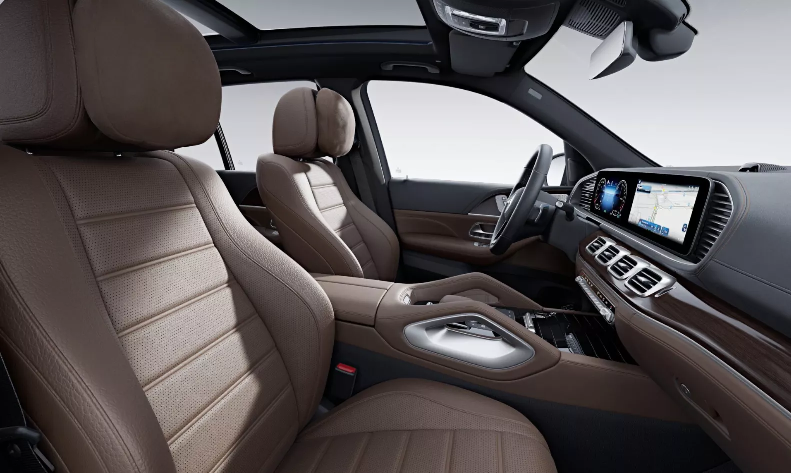 Khoang nội thất Mercedes GLE 400 e 4Matic hiện đại, tr&agrave;n ngập tiện nghi cao cấp&nbsp;.