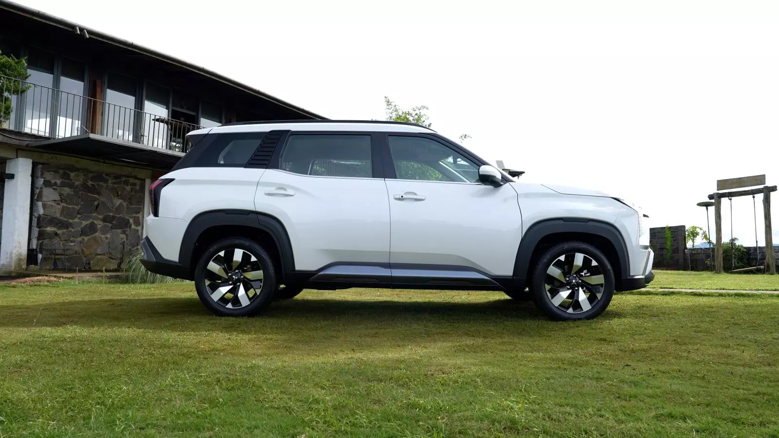 Destinator sở hữu khoảng sáng gầm 214 mm vượt trội trong phân khúc.