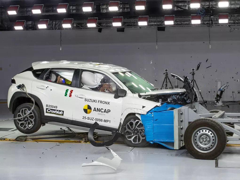 Thử nghiệm va chạm to&agrave;n diện ph&iacute;a trước&nbsp;Suzuki Fronx.