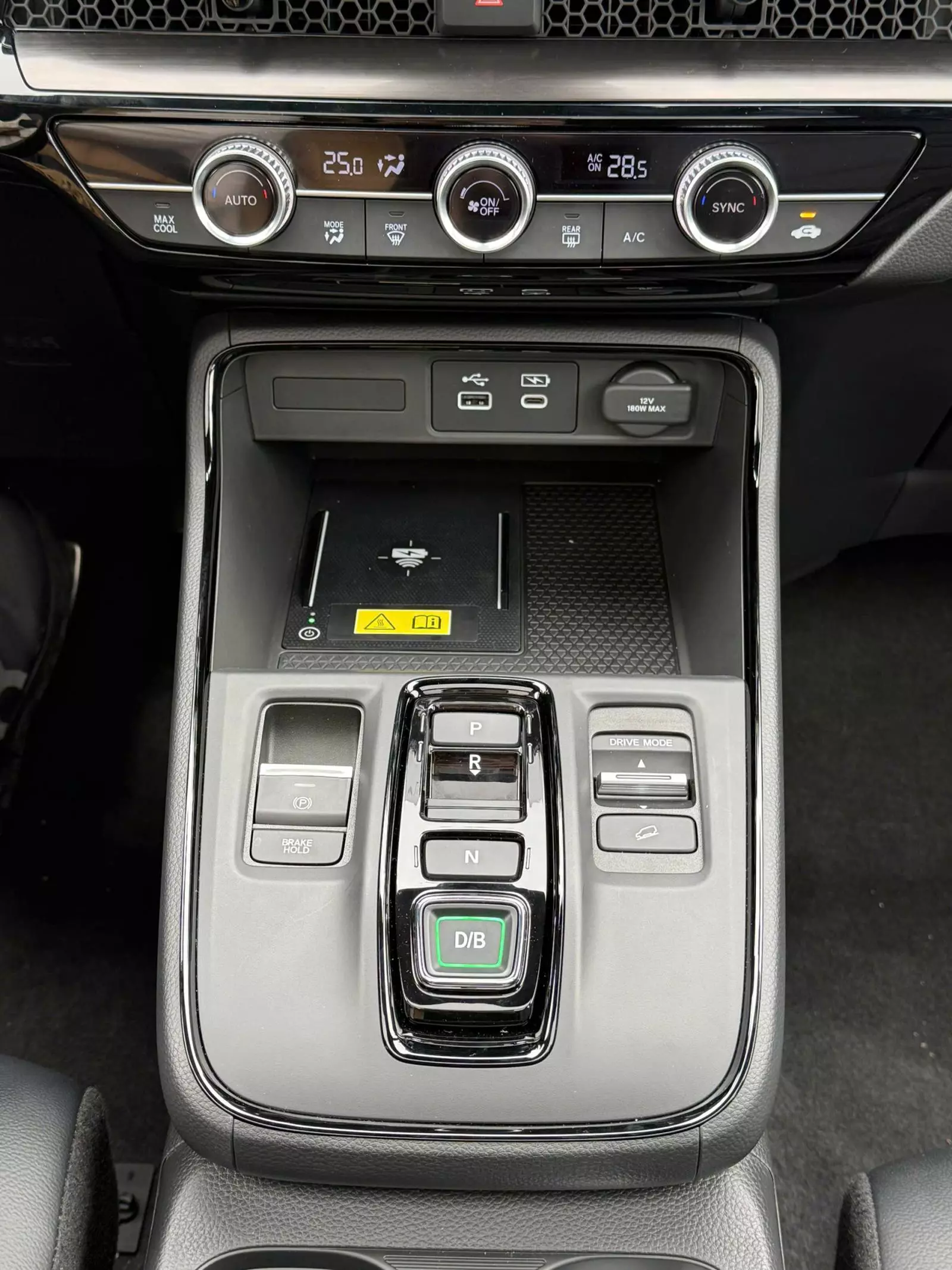 Honda CR-V Hybrid lắp r&aacute;p ch&iacute;nh thức ra mắt Việt Nam: Th&ecirc;m phi&ecirc;n bản, kỳ vọng mức gi&aacute; cạnh tranh - Ảnh 4.