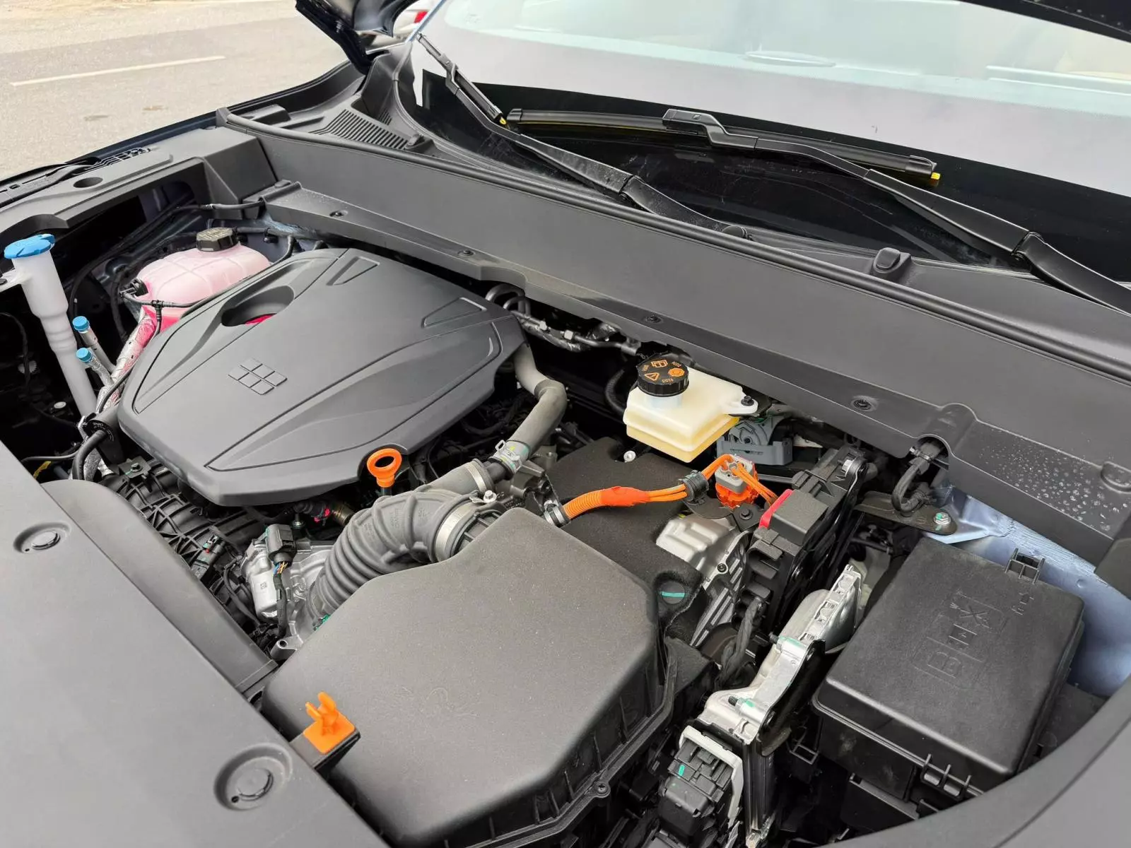 Th&ocirc;ng số kỹ thuật Geely EX5 EM-i 2026: C&oacute; g&igrave; để đối đầu "vua ph&acirc;n kh&uacute;c" Mazda CX-5? - Ảnh 5.