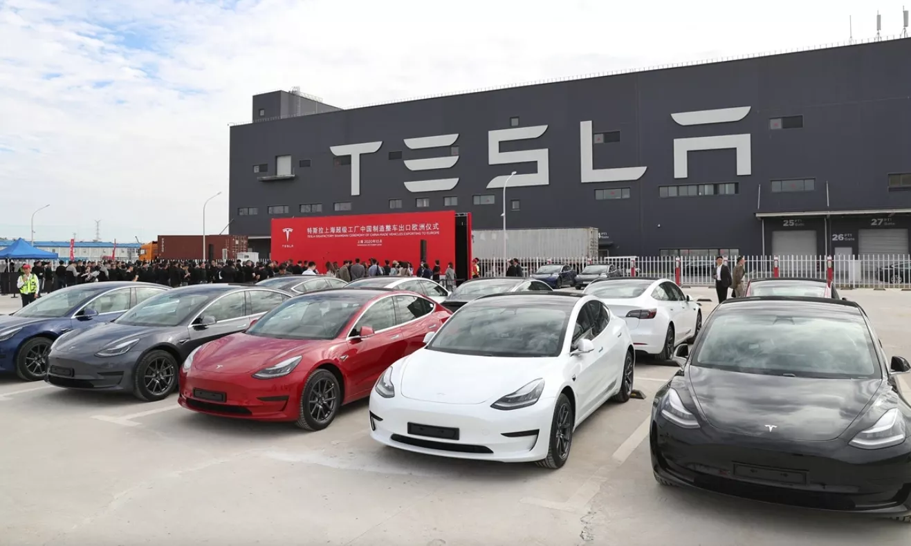 Tesla lấy lại ngôi vua xe điện toàn cầu sau cú trượt dài của đối thủ BYD - Ảnh 1. Tesla lấy lại ngôi vua xe điện toàn cầu sau cú trượt dài của đối thủ BYD - Ảnh 1.