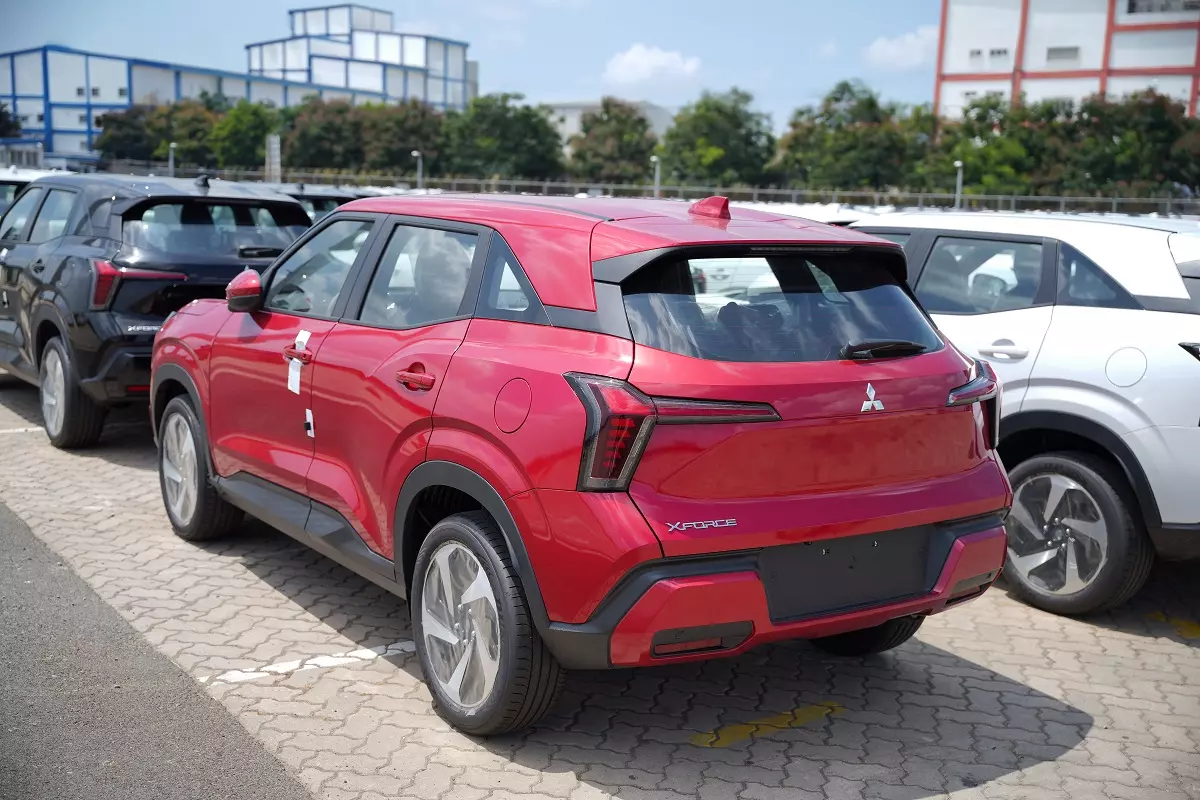 Mitsubishi Xforce n&acirc;ng cấp ra mắt Việt Nam, 3 phi&ecirc;n bản, gi&aacute; b&aacute;n từ 605 triệu đồng - Ảnh 2.
