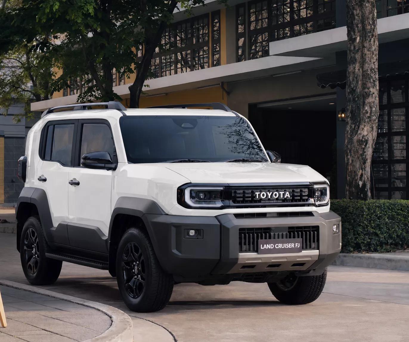 Toyota Land Cruiser FJ 1,198 tỷ đồng tại Việt Nam, l&agrave;n gi&oacute; mới cho kh&aacute;ch h&agrave;ng th&iacute;ch mạo hiểm phố thị - Ảnh 4.