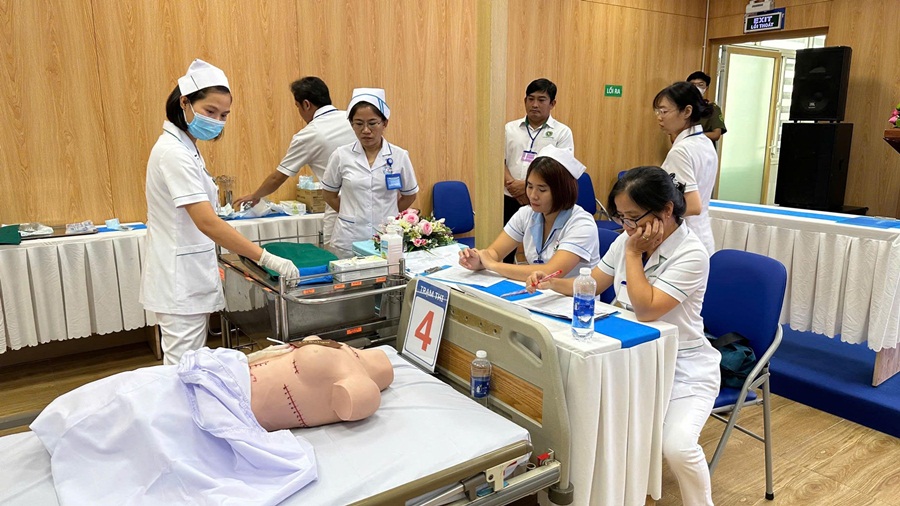 Bệnh viện Lê Văn Thịnh khen thưởng nhân viên đạt giải tham gia Hội thi tay nghề “Điều duỡng, Hộ sinh giỏi” năm 2024- Ảnh 7.