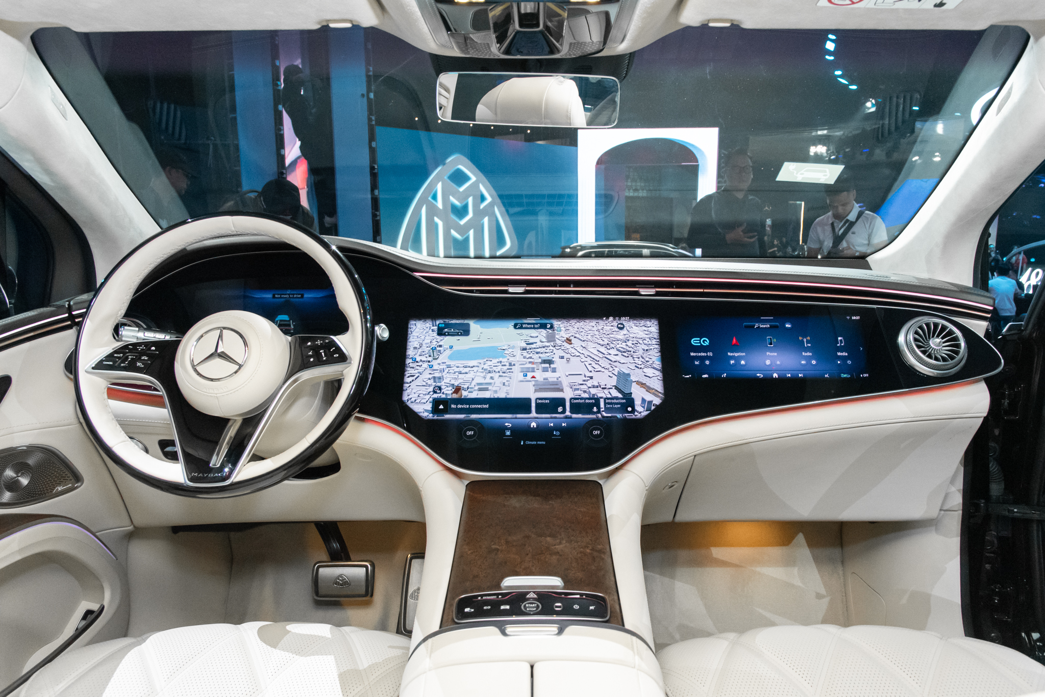 Mercedes-Maybach EQS 680 vừa ra mắt Việt Nam đã có khách chốt luôn tại sự kiện: Giá 7,61 tỷ, 3 màn hình, mạnh gần 660 mã lực, chạy 611km/sạc- Ảnh 3. Mercedes-Maybach EQS 680 vừa ra mắt Việt Nam đã có khách chốt luôn tại sự kiện: Giá 7,61 tỷ, 3 màn hình, mạnh gần 660 mã lực, chạy 611km/sạc- Ảnh 3.