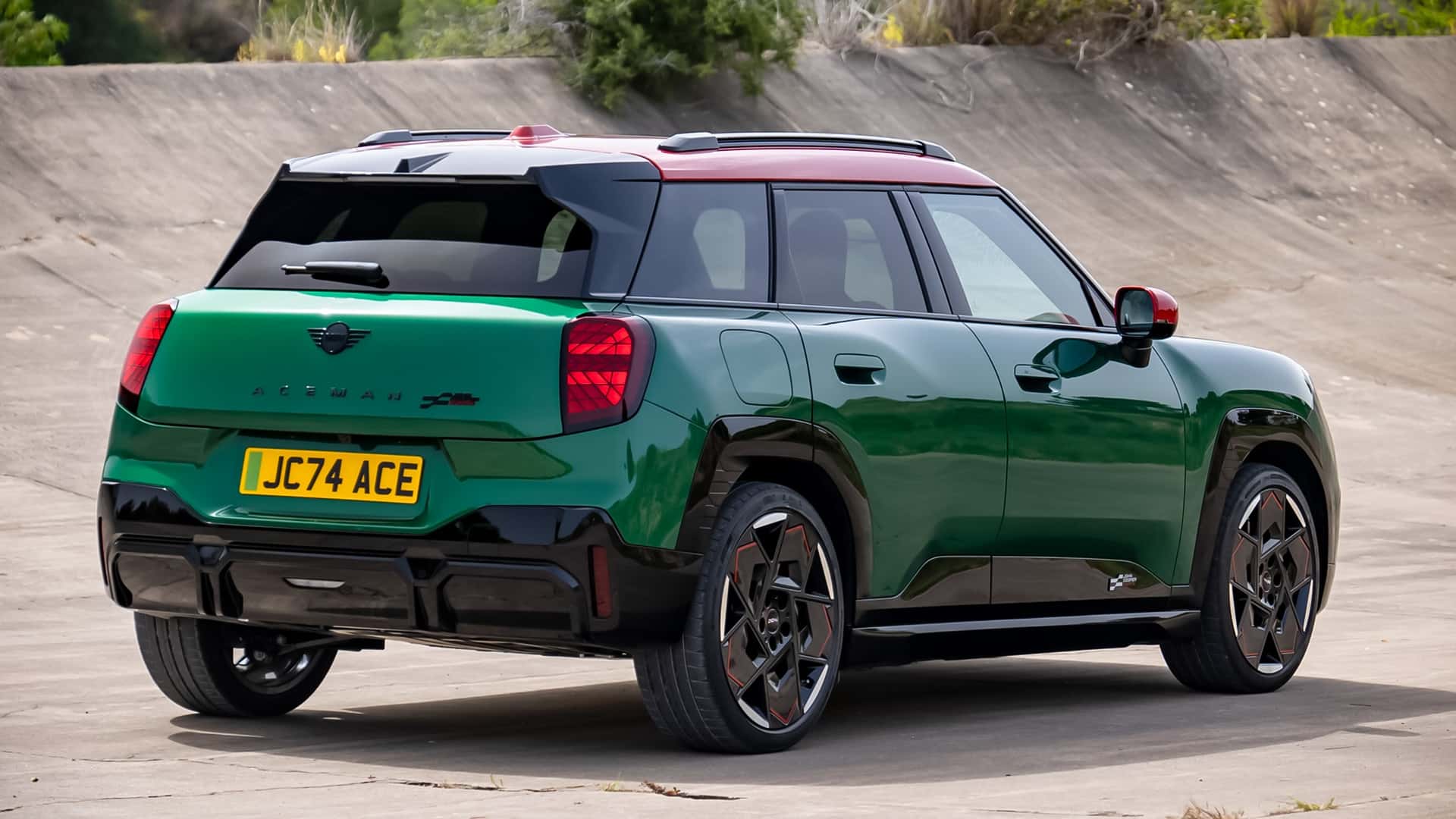  MINI JCW điện đầu tiên ra mắt: Mạnh 255 mã lực, 0-100km/h trong 5,9 Motiv 