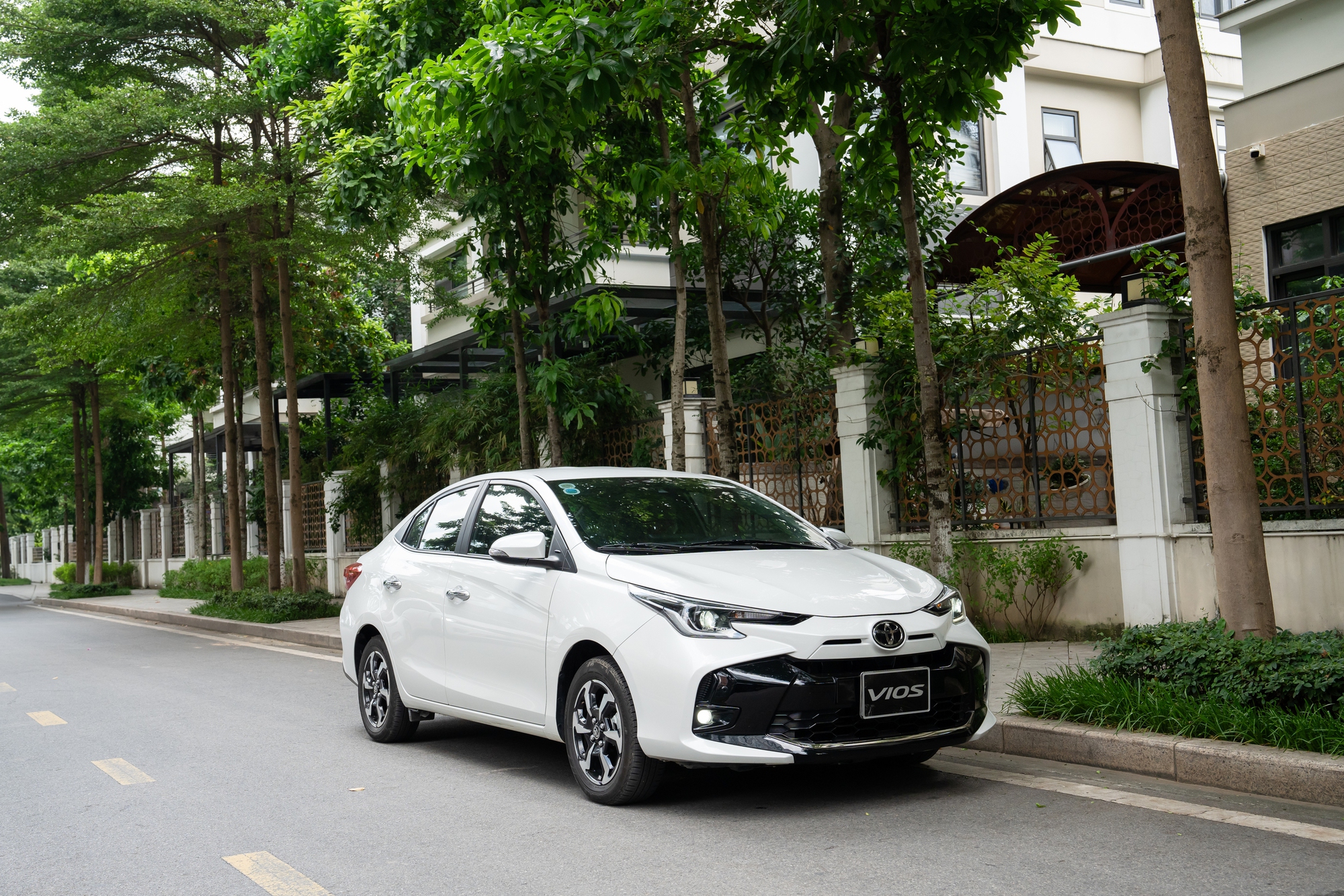 Nghịch lý Toyota Vios tại Việt Nam: Dân mạng chê nhiều, người thật mua nhiều- Ảnh 1.