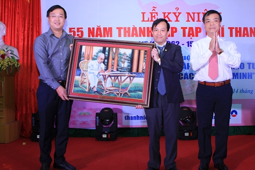 Tạp ch&iacute; Thanh ni&ecirc;n ph&aacute;t huy truyền thống 56 năm đo&agrave;n kết, x&acirc;y dựng v&agrave; ph&aacute;t triển- Ảnh 1.