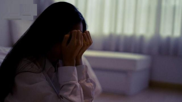 Mẹ đơn thân Hà Nội thương con học muộn nên nhắc đi ngủ sớm, ai ngờ lại nghe được lời này, bất lực chỉ biết ôm mặt khóc- Ảnh 1. Mẹ đơn thân Hà Nội thương con học muộn nên nhắc đi ngủ sớm, ai ngờ lại nghe được lời này, bất lực chỉ biết ôm mặt khóc- Ảnh 1.