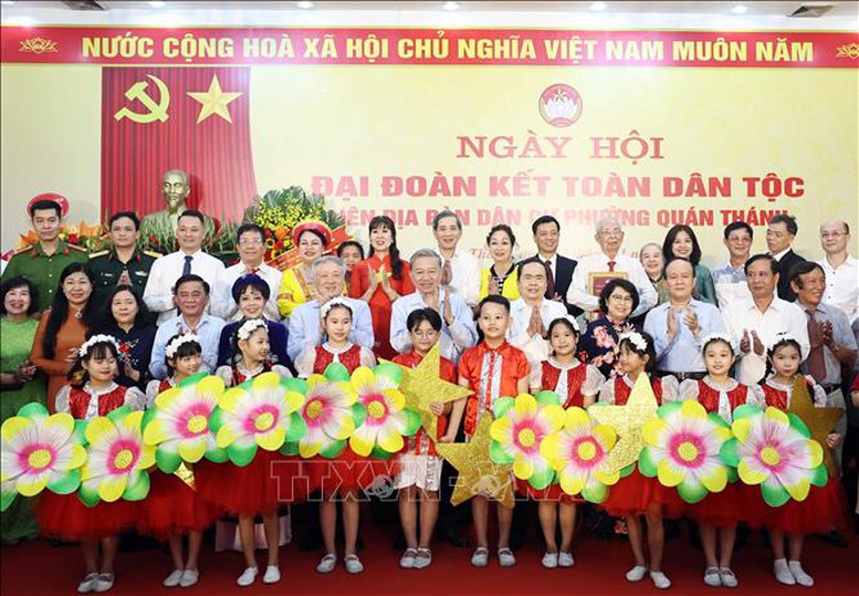 Tổng Bí thư Tô Lâm dự Ngày hội Đại đoàn kết toàn dân tộc tại phường Quán Thánh, Hà Nội- Ảnh 2.