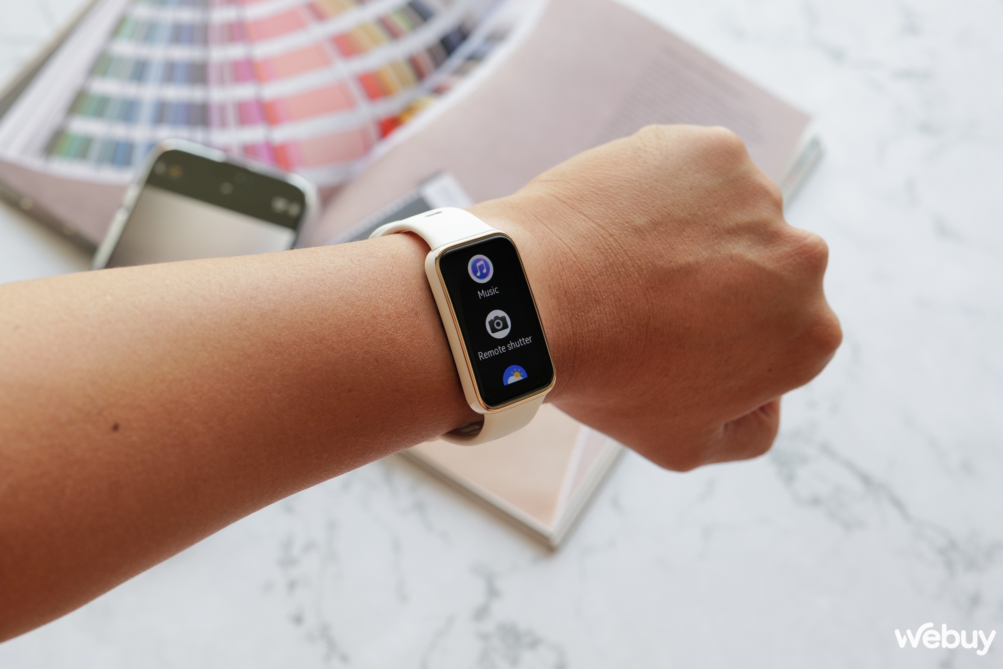 Smartband giờ quá rẻ, chỉ hơn 600.000 đồng "tậu" ngay loạt vòng đeo tay quốc dân: Huawei Band 9, Xiaomi Smart Band...- Ảnh 3.