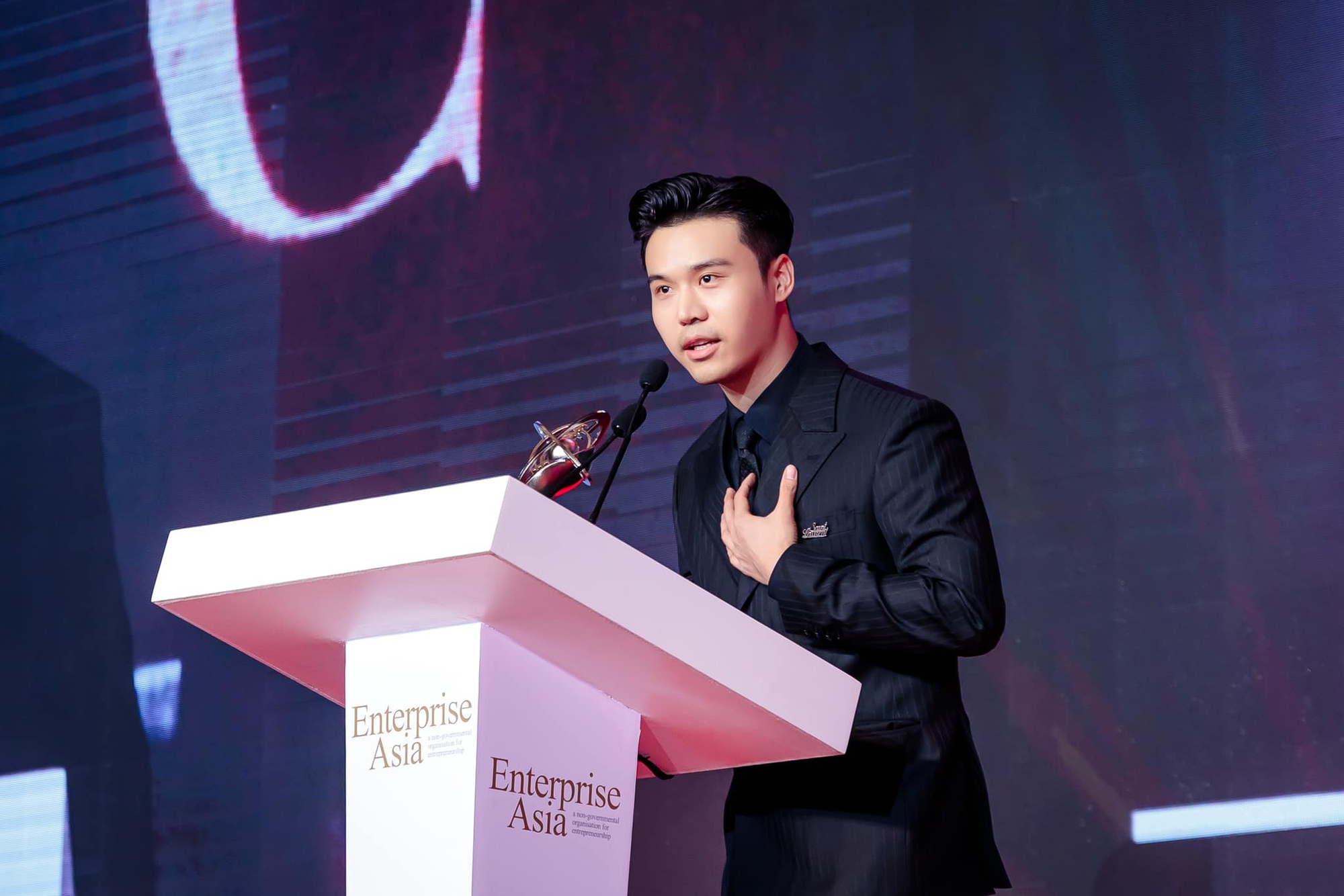 Chân dung CEO Lâm Kim Thành - người được truyền thông Trung Quốc gọi là "tổng tài đời thực" của Việt Nam- Ảnh 3.