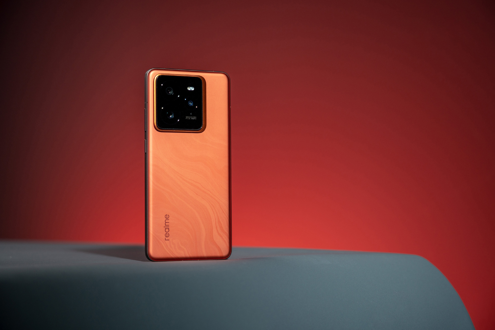 Tưởng Xiaomi 15 giá 15,9 triệu đã là quá rẻ, realme vừa ra mắt smartphone Snapdragon 8 Elite giá chỉ hơn 12 triệu đồng: Camera chụp ảnh dưới nước, pin 6.500mAh- Ảnh 1.