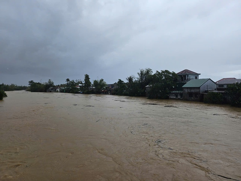 Miền Trung chủ động ứng phó với đợt mưa, lũ lớn từ ngày 3-10/11- Ảnh 3.