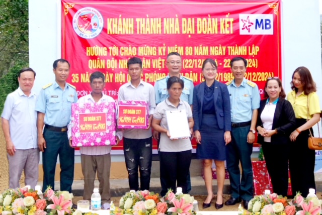 Sư đoàn 377 khánh thành và trao tặng nhà đại đoàn kết tại xã Sơn Trung, huyện Khánh Sơn, tỉnh Khánh Hòa