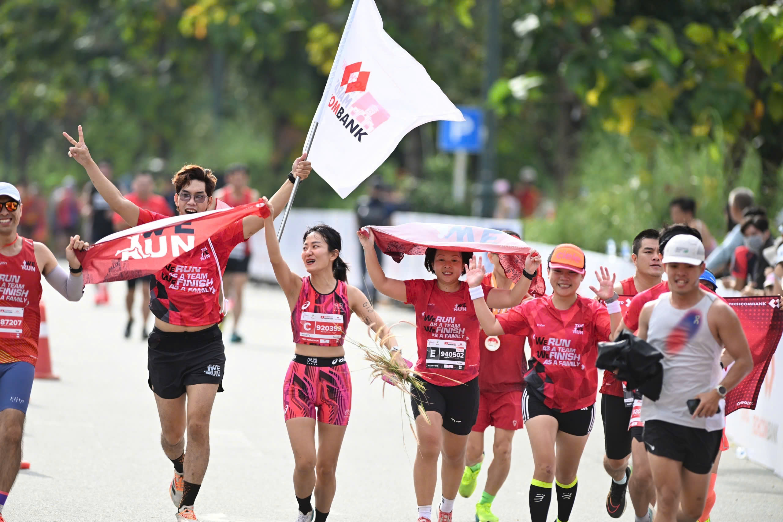 Gần 18.000 chân chạy hội tụ tại Giải Marathon Quốc Tế TP.HCM Techcombank lần thứ 7- Ảnh 2.